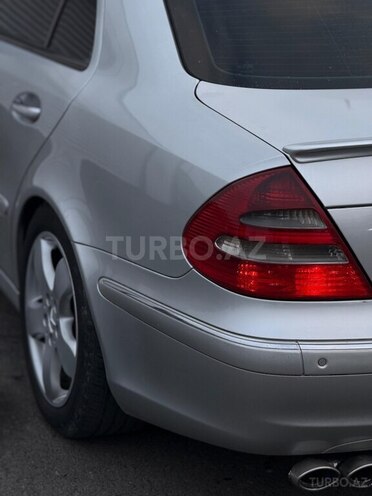 Mercedes E 270-7