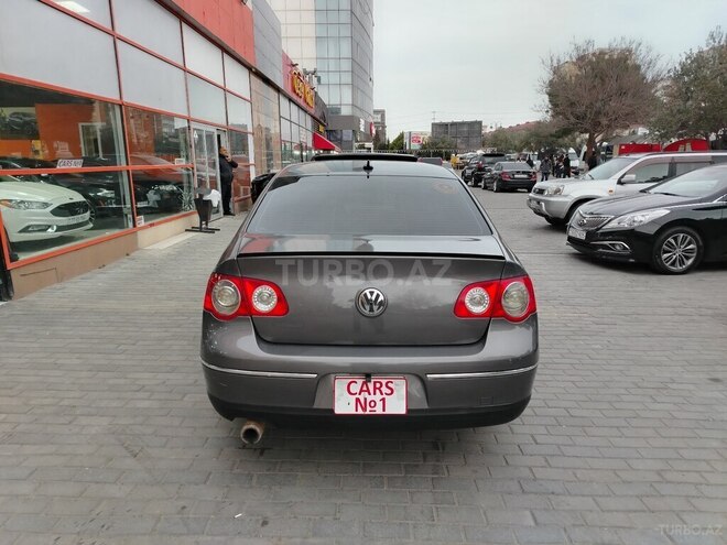 Volkswagen Passat-8