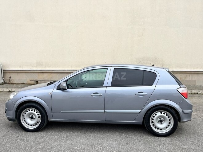 Opel Astra 2004, 28,000 km - 1.4 l - Bakı