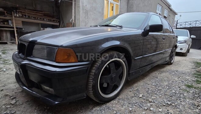 BMW 318-2