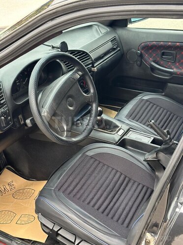 BMW 318-13