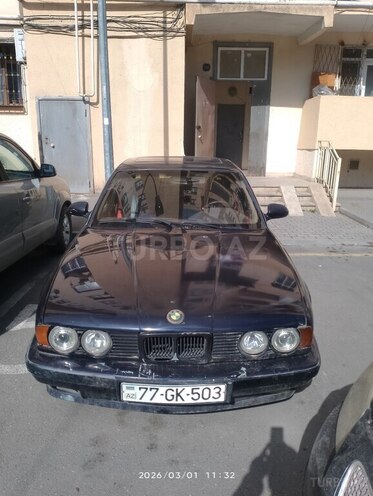 BMW 520-1