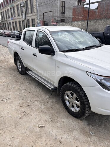 Mitsubishi L200 2016, 350,000 km - 2.5 l - Bakı