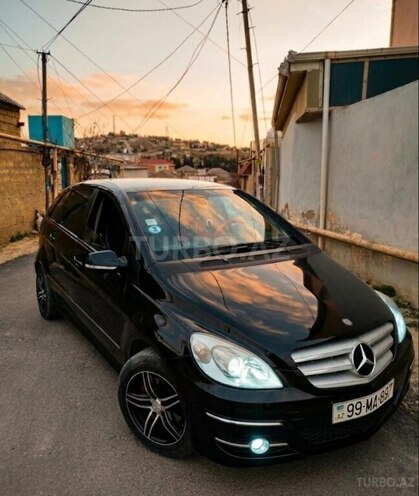 Mercedes B 200-1