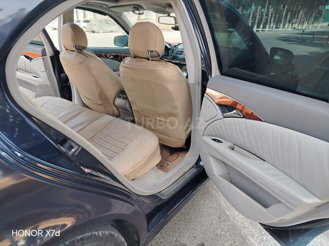 Mercedes E 320-13