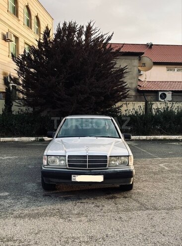 Mercedes 190-1