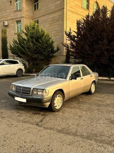 Mercedes 190-5