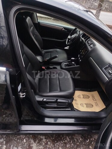 Volkswagen Jetta 2014, 320,200 km - 1.8 l - Şəki