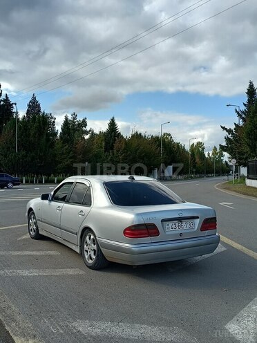 Mercedes E 320-2