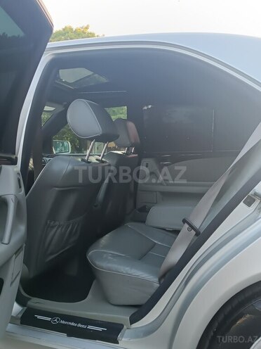 Mercedes E 320-4