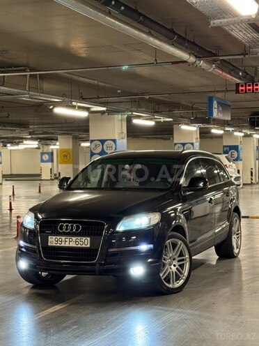 Audi Q7-3