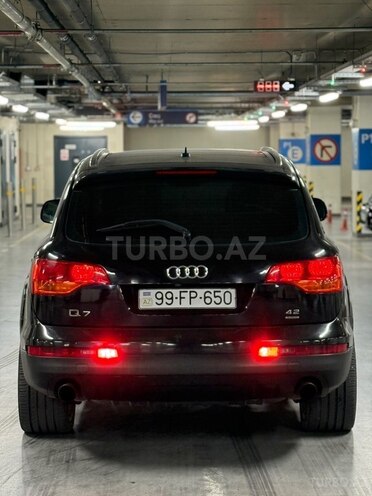 Audi Q7-2