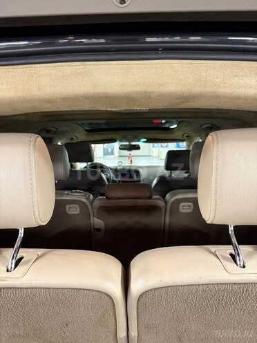 Audi Q7-12