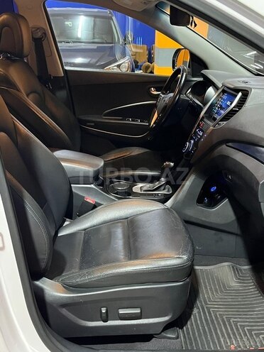 Hyundai Santa Fe-12