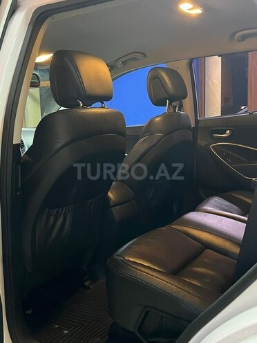 Hyundai Santa Fe-15