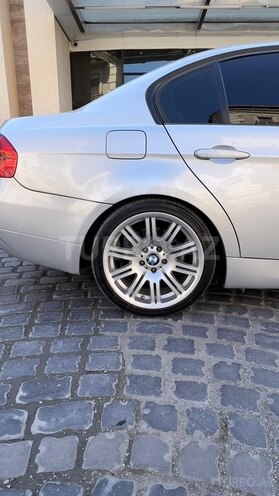 BMW 320-13
