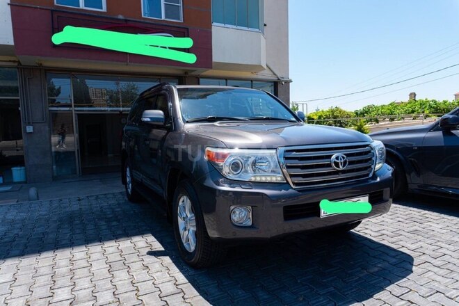 Toyota Land Cruiser-4