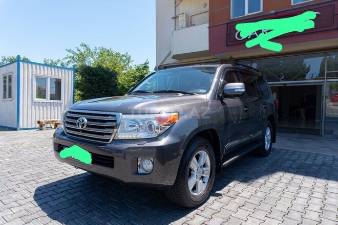 Toyota Land Cruiser-7