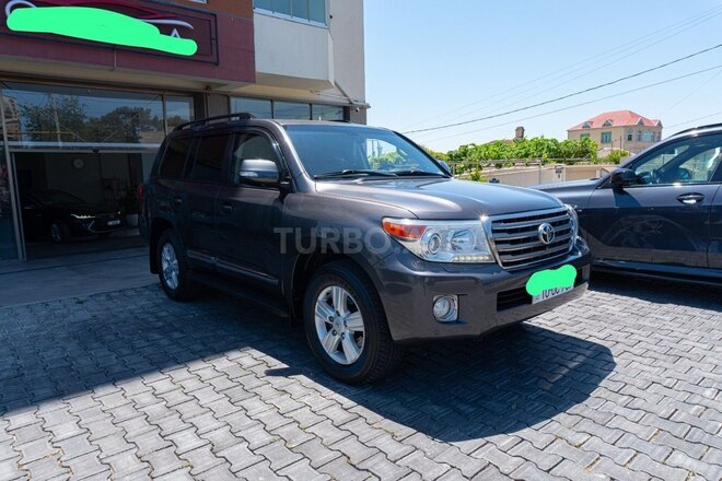 Toyota Land Cruiser-5
