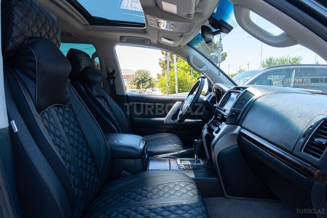 Toyota Land Cruiser-14