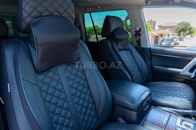 Toyota Land Cruiser-13