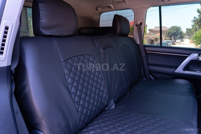 Toyota Land Cruiser-12