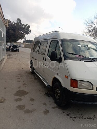 Ford Transit-3