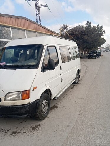 Ford Transit-4