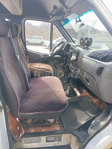 Ford Transit-8
