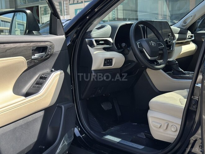 Toyota Highlander-12