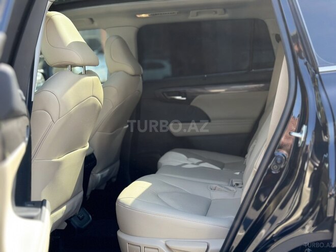 Toyota Highlander-13