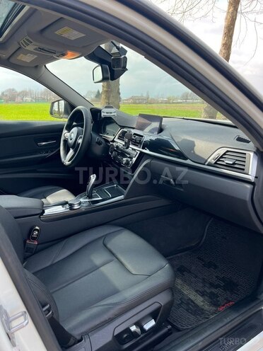 BMW  2018, 220,000 km - 2.0 l - Bakı
