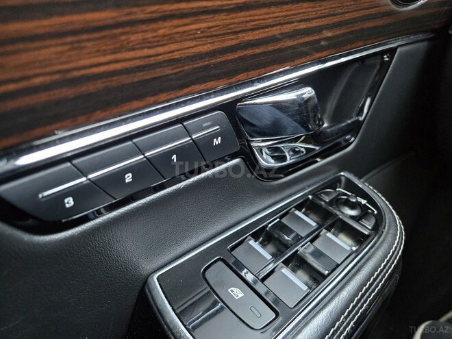 Jaguar XJ-5