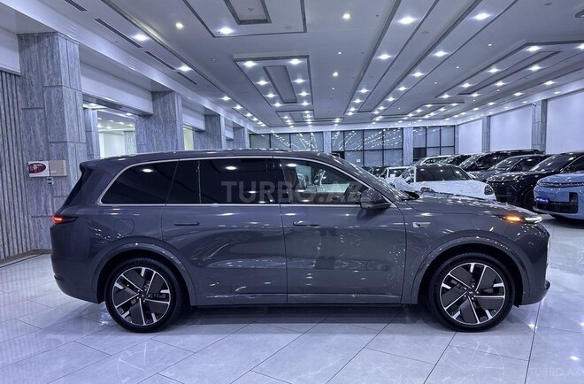 Li Auto L9-4