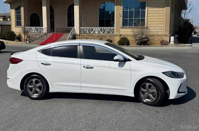 Hyundai Avante 2015, 198,000 km - 1.6 l - Bakı