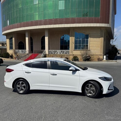 Hyundai Avante 2015, 198,000 km - 1.6 l - Bakı