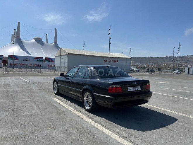 BMW 728-9