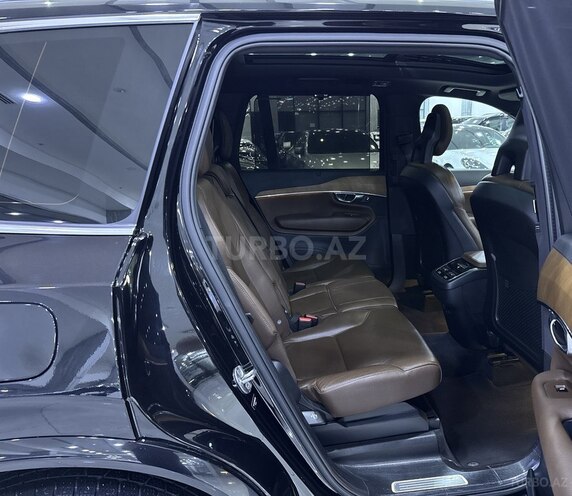 Volvo XC90-13