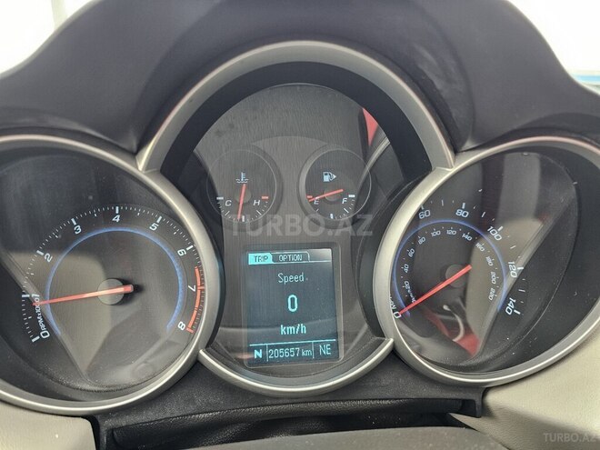 Chevrolet Cruze-19