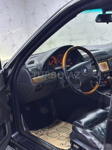 BMW 728-13