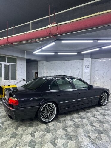 BMW 728-4
