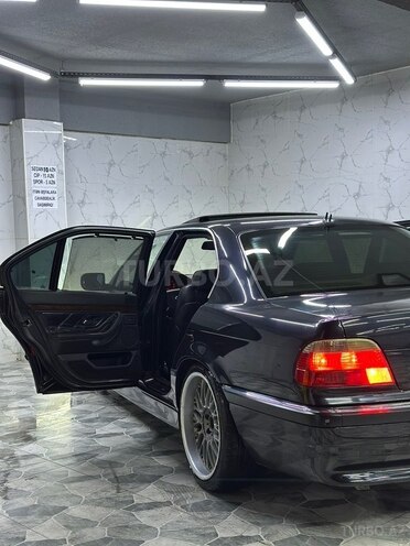 BMW 728-9