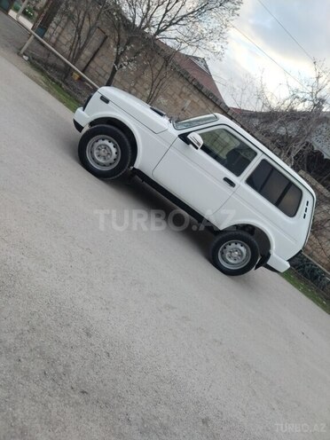 LADA (VAZ) Niva-8