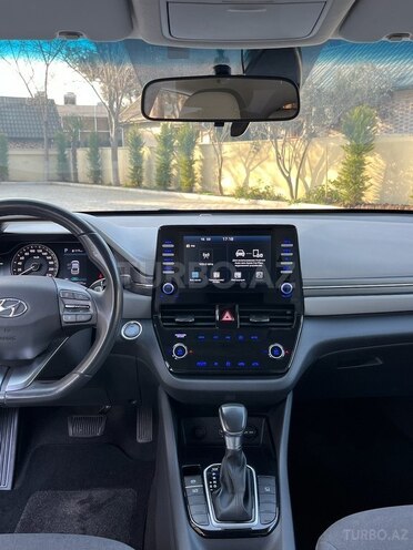 Hyundai IONIQ-12