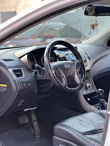 Hyundai Avante 2014, 225,000 km - 1.6 l - Bakı