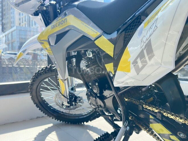 Mikilon Defender H57 250 CC-10