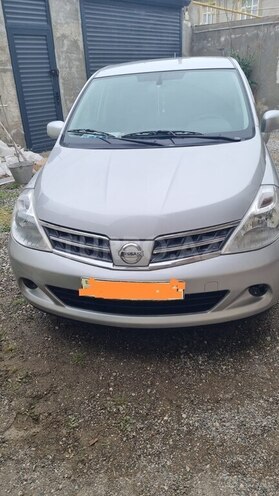 Nissan Tiida-1