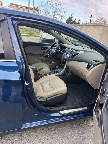 Hyundai Elantra-7
