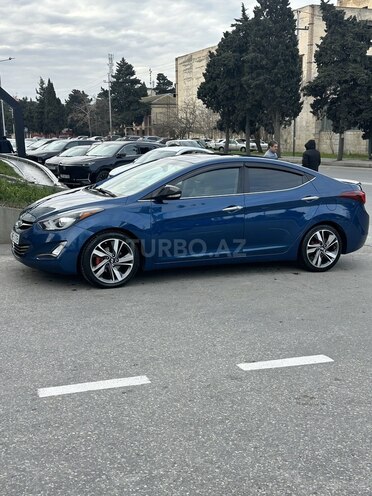Hyundai Elantra-3