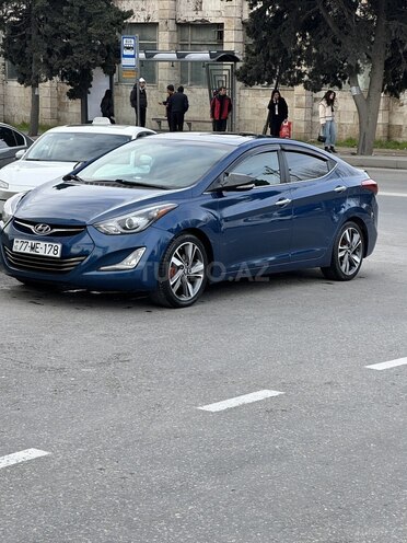 Hyundai Elantra-11